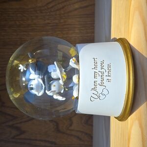 Disney Hallmark - When My Heart Found You, It Knew - Snow Globe - Gold - Hearts